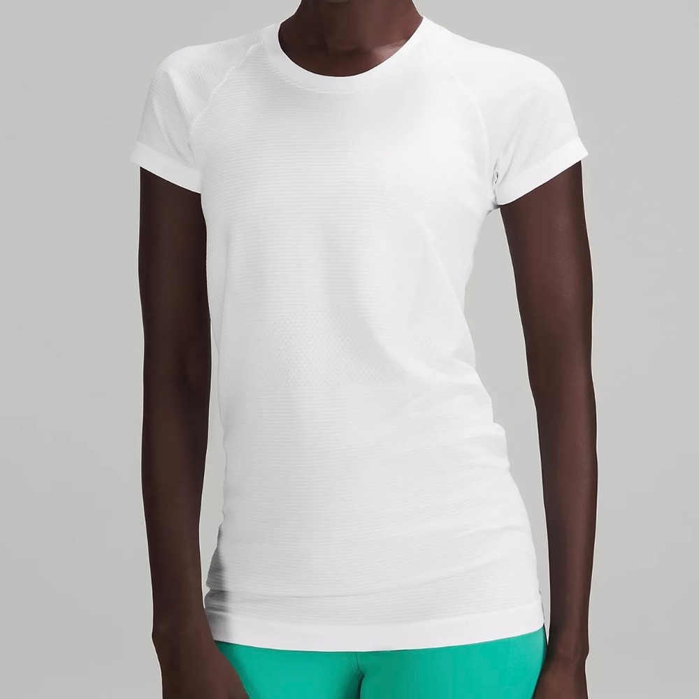 Women's Lululemon Swiftly Tech Short Sleeve Shirt 2.0, Color: White, Size: 6